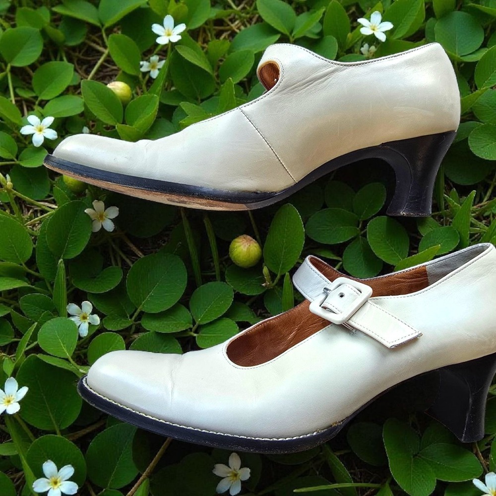 Vintage Robert Clergerie Paris Mary Jane Pumps Made in France White Leather 8.5 - Picture 10 of 16